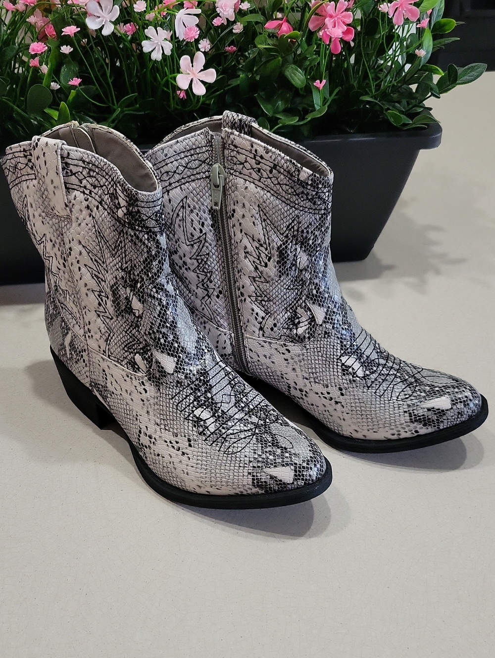 COCONUTS by Matisse Women’s Snake-Print Ankle Cowboy Boots - White/Black-- EUC